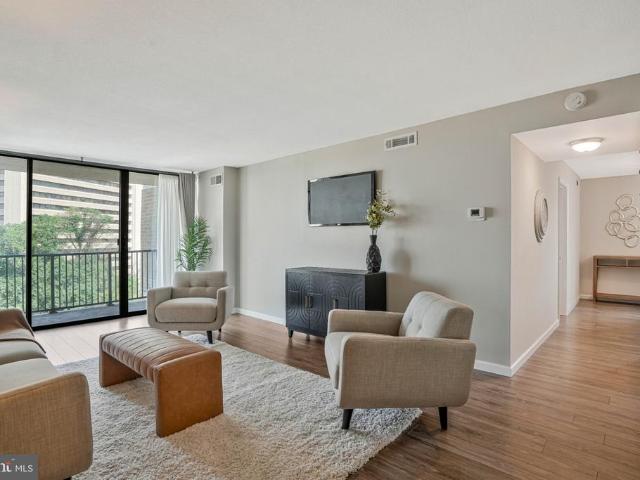 118 Monroe Street # 1005