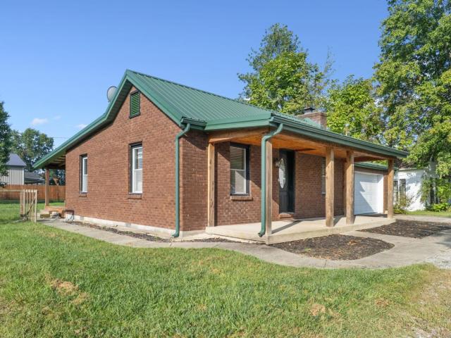 118 Mae Street