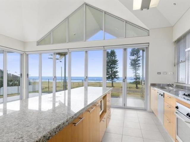 1/18 Mary Street Thirroul NSW