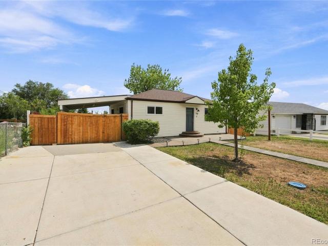 118 S Yates Way