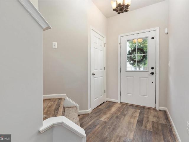118 Splendor Garden Way