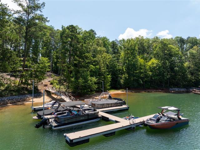 118 Squirrel Point