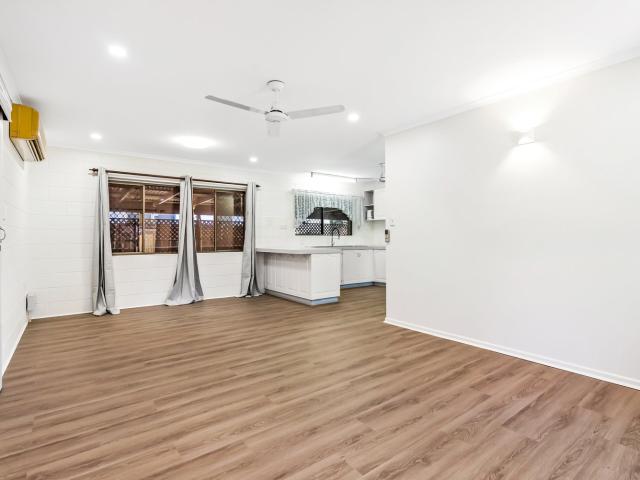 1/18 Stirling StreetWhitfield QLD 4870, Australia