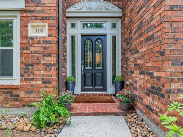 118 Quiet Oak Circle