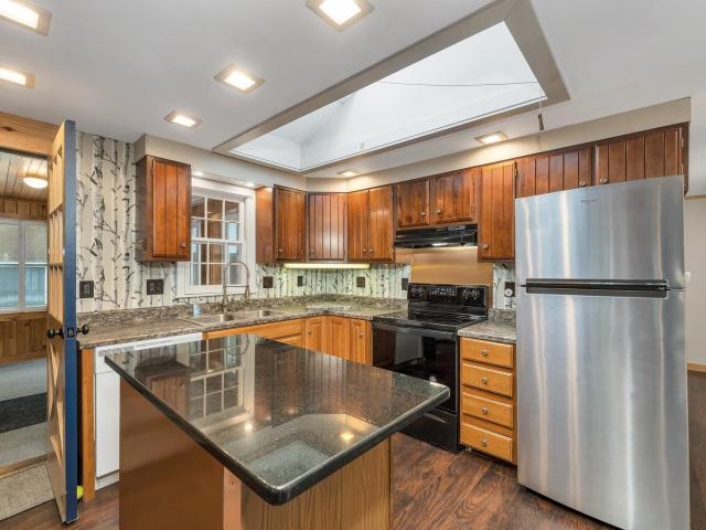 118 Round Pond Road