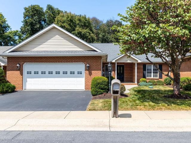 118 Red Oaks Dr, Staunton, VA 24401 | MLS #668257