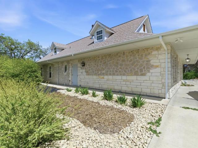 118 W Heath Street