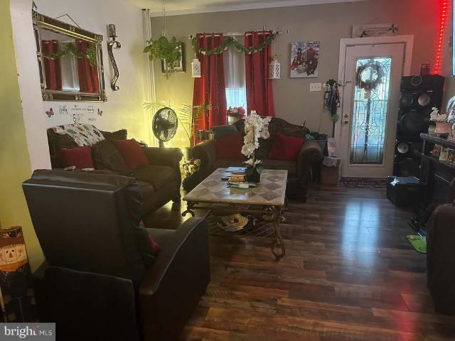 118 W High Street