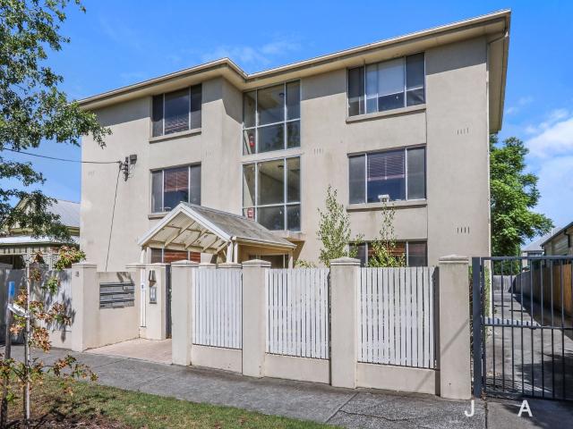 1/18 Tongue Street, Yarraville | Jas Stephens
