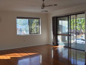 1/18 Tenbar St, Tingalpa Convenience at your doorstep