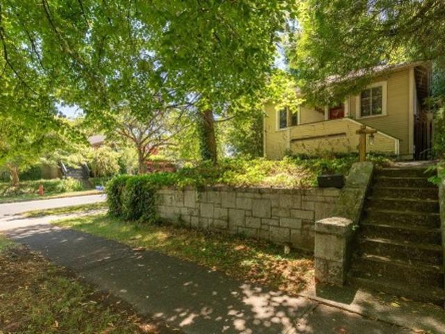 1194 18Th Avenue E, Vancouver, BC, V5V 1H2 house for sale | Listing ID R3152 | Royal LePage