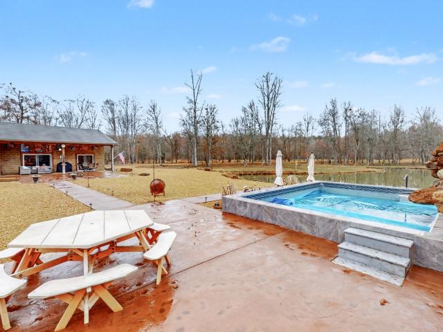 11957 HWY 79N
