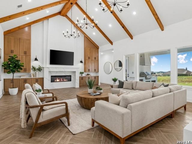 1195 County Road 319