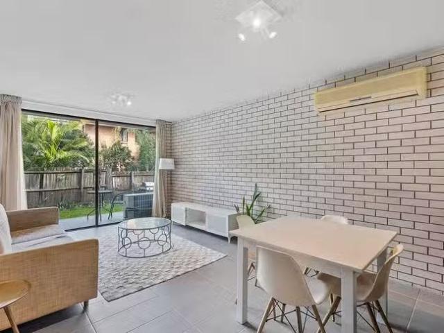 1/195 Webster Road, Stafford, QLD 4053
