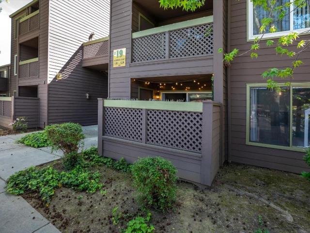 1195 Yarwood Court