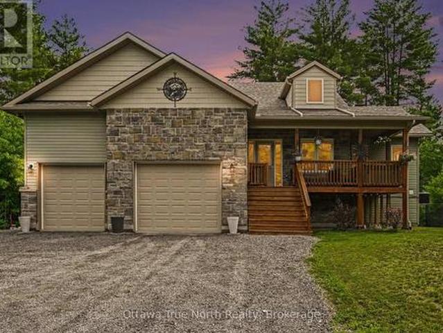 1196 Flat Rapids Road, Mcnab/Braeside, ON, K7S 3G8 house for sale | Listing ID X13614 | Royal LePage