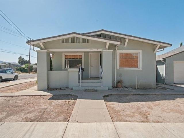 1196 West St, Hollister, CA 95023