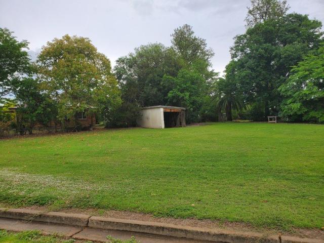 1196m² CLOSE TO INGLEWOOD TOWN CENTRE