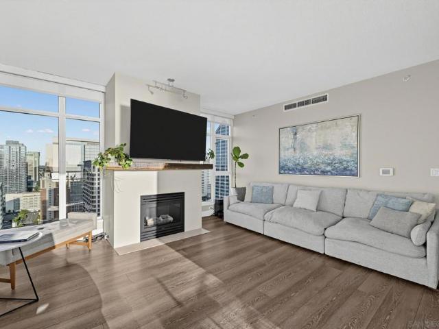 1199 Pacific Highway 2802