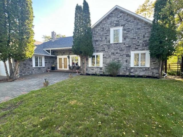 1190 Street, Peace River, AB, T8S 1Y3 house for sale | Listing ID A2258 | Royal LePage