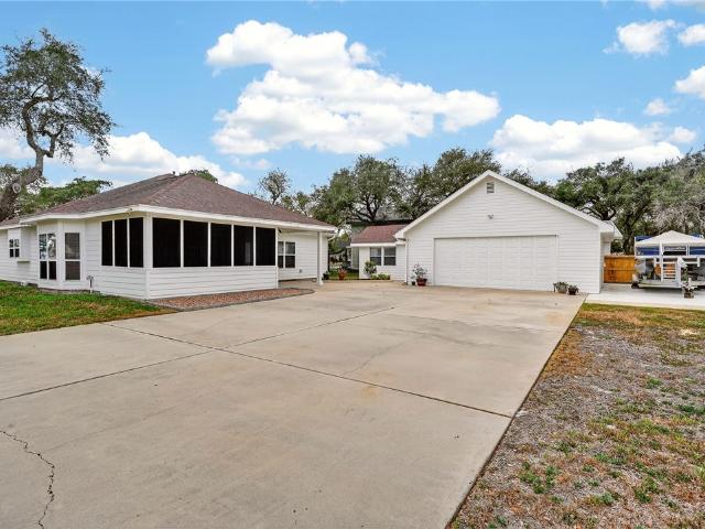 119 Bishop Rd, Rockport, TX 78382 | MLS #472408