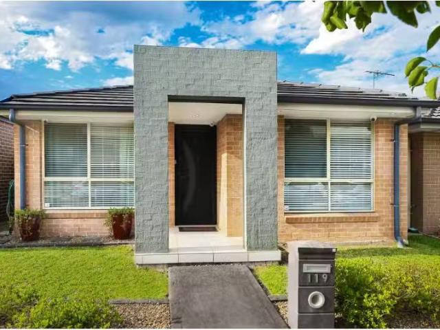 119 Glenmore Ridge Drive, GLENMORE PARK House for rent Listed.