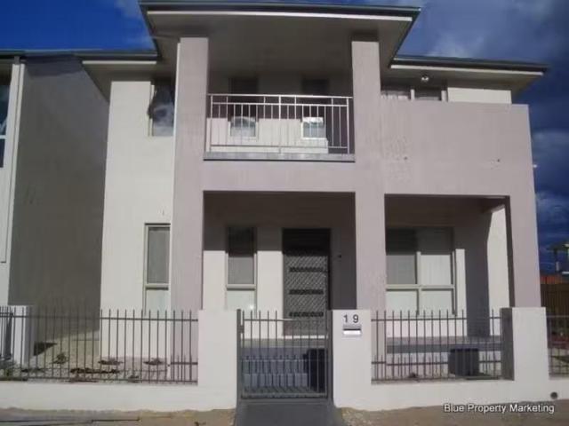 1/19 Devlin Street, Gungahlin House for rent Listed by Leasin.