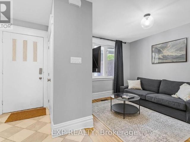 119 Hopewell Avenue Ottawa, ON K1S2Z2