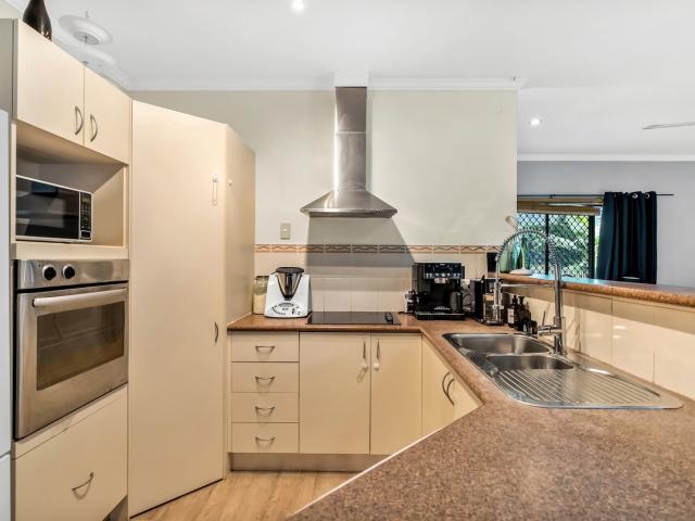 119 Isabella RoadEdmonton QLD 4869, Australia