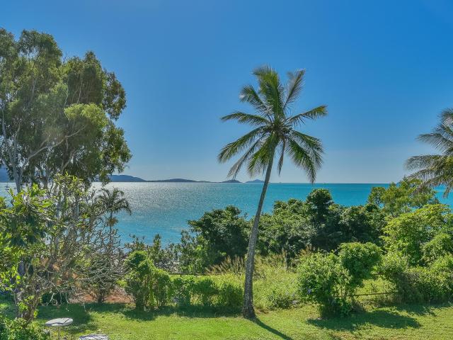 1/19 Ocean View Avenue Airlie Beach, QLD 4802