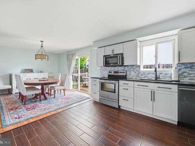 119 Meadowbrooke Place