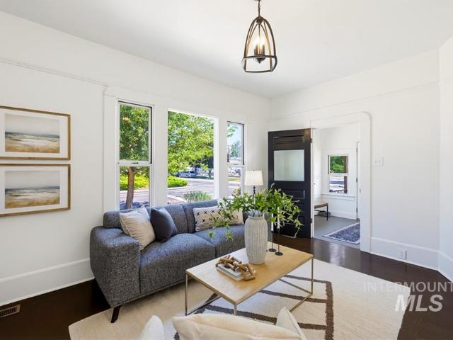 119 N 17th St