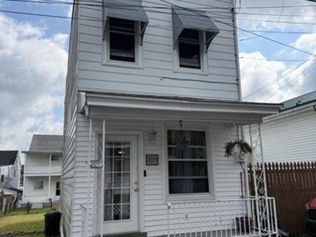 119 S Plum St, Mount Carmel, PA 17851