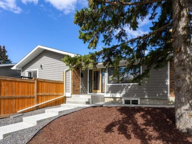 119 Silvercreek Close Nw, Calgary, AB, T3B 4G2 house for sale | Listing ID A2347 | Royal LePage