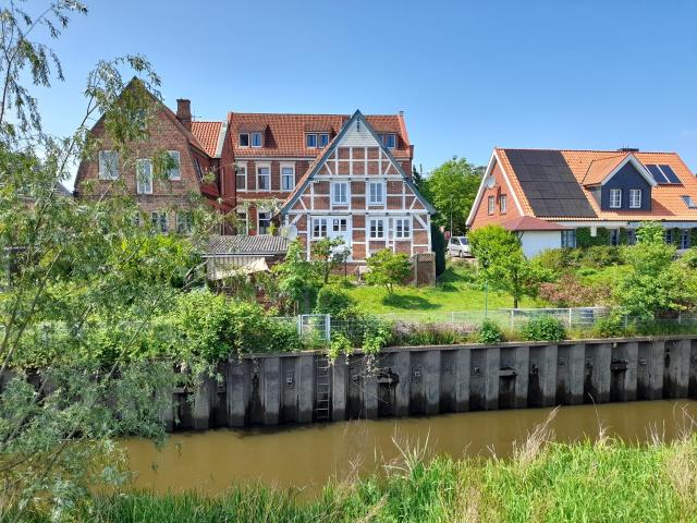 119 sqm furnished apartment in Altes Land | 3 bedrooms | 5 beds | High speed internet | Terrace | 500 Mbps fiber optic