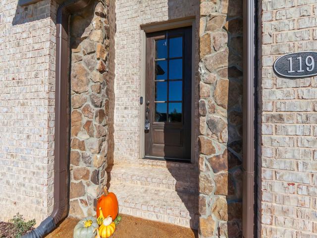 119 Providence Dr