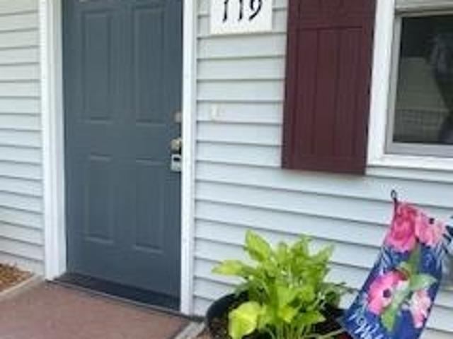 119 W Hall Street