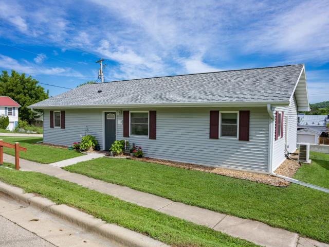 119 W Hall Street