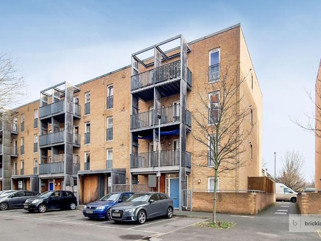 119 Walton Road, London E12, 1 bed flat to rent, £1,600 pcm | PrimeLocation