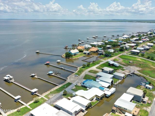 119 Vermilion Bay Ln, Cypremort Point, LA 70538 | MLS #RA22006