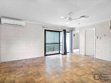 11/9 Vivian Close, Westcourt