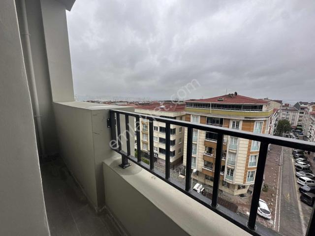 1+1 78m2 Sıfır Daıre meydan Ardıçlı'da