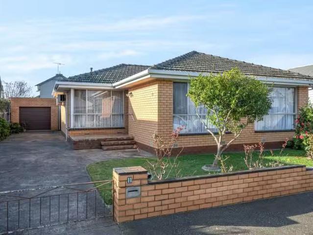 11 13 Walker Street, Rippleside, VIC 3215 House for Rent