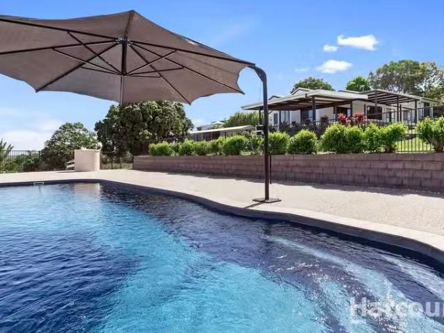 11 13 Highland Place, CRAIGNISH, QLD 4655 House for Rent
