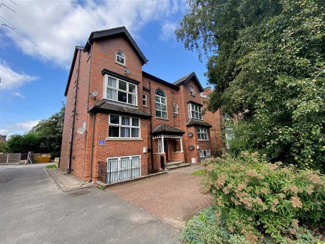 11 13 Irlam Road, Sale M33, 2 bed flat to rent, £1,200 pcm | PrimeLocation