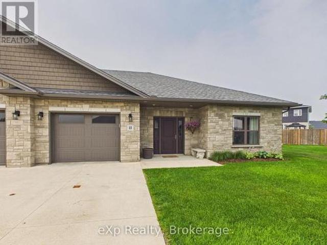 11 1050 Waterloo Street, Saugeen Shores, ON, N0H 2C3 townhouse for sale | Listing ID X13585 | Royal LePage