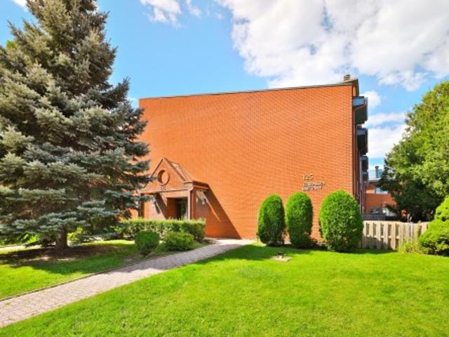 11 125 Av. Brittany, Mont Royal, QC, H3P 1A7 condo for sale | Listing ID 25119 | Royal LePage