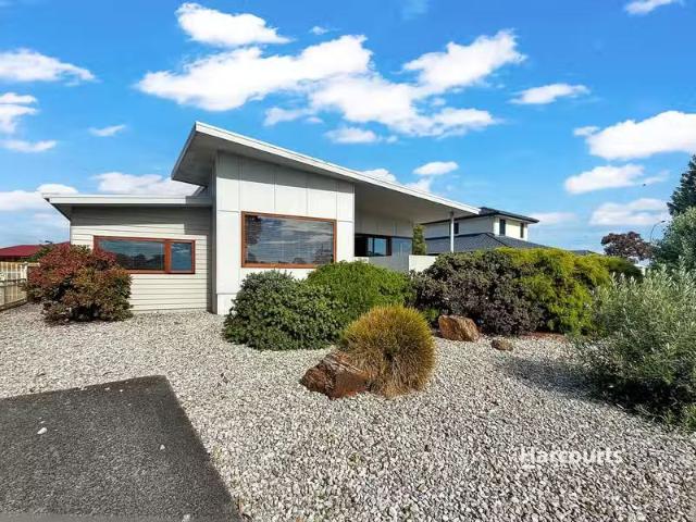 11 Tasma Parade, WEST ULVERSTONE, TAS 7315 Unit Leased