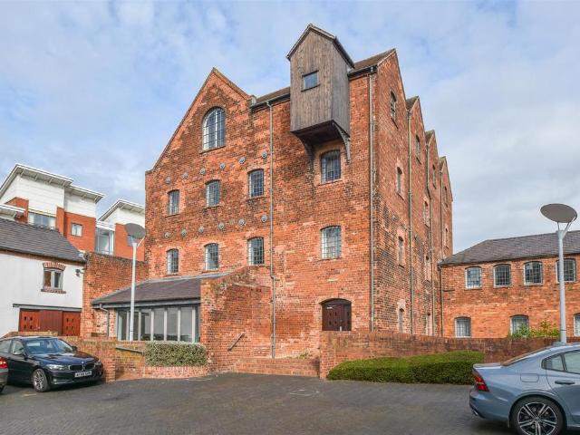 11 The Mill, Albion Street. 1 bed apartment to rent £850 pcm £196 pw