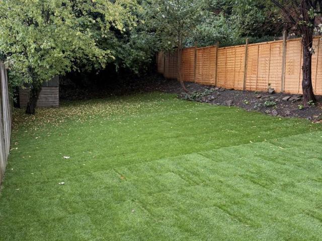 11 THE VALE, CHILDS HILL, NW11 2 bed flat to rent £2,250 pcm £519 pw